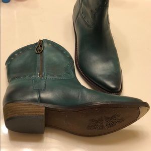 Lucky Brand teal boot 8